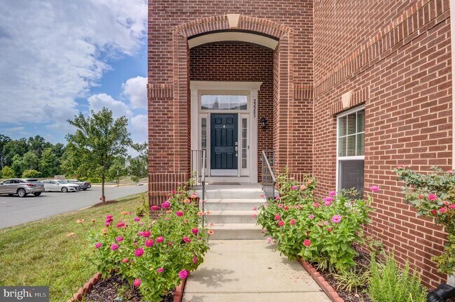 Building Photo - 22283 Pinecroft Terrace