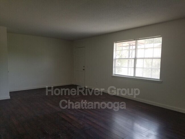 Foto del edificio - 4664 Cary Ln