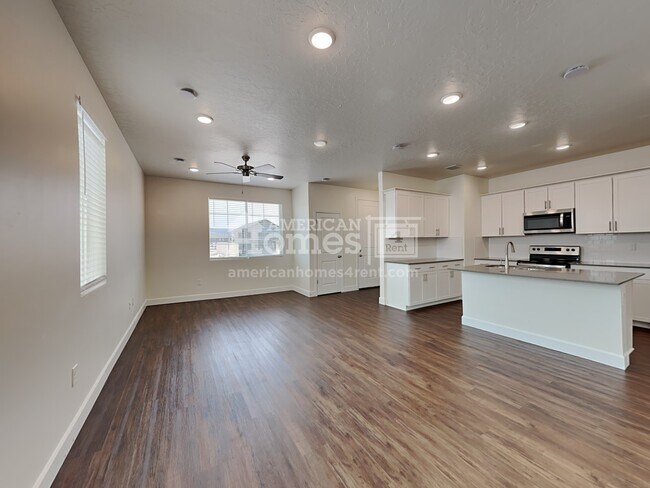 Building Photo - 1278 Village Green Trail