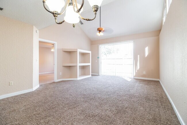 Foto del edificio - 831 Cave Hollow Ln