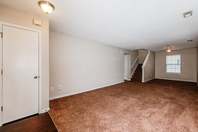 Foto del edificio - 15469 Fawn Meadow Dr