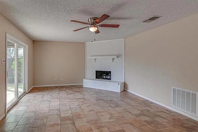 Building Photo - 537 Park Center Boulevard