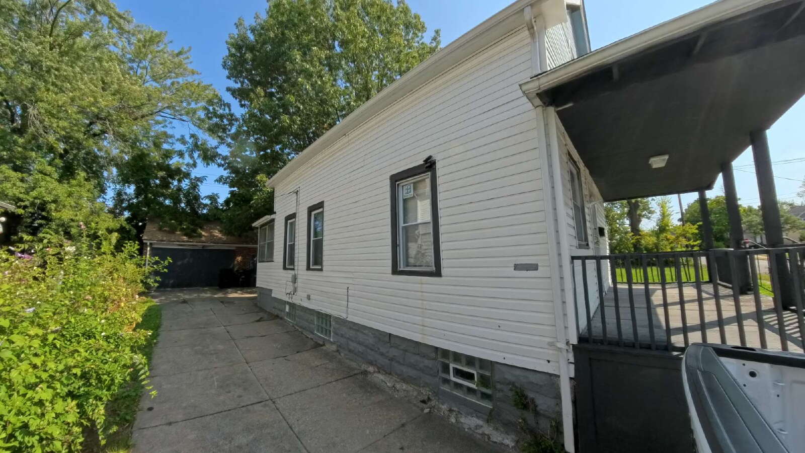 13901 Durkee Ave Cleveland, OH 44105 – photo 4