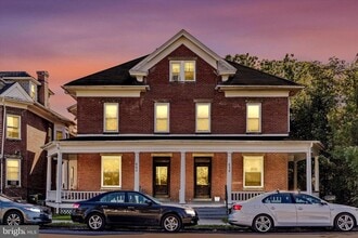 Building Photo - 660 Oak Hill Ave