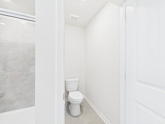 Building Photo - Beautiful New Construction END UNIT Townhome – Now Available for Lease!