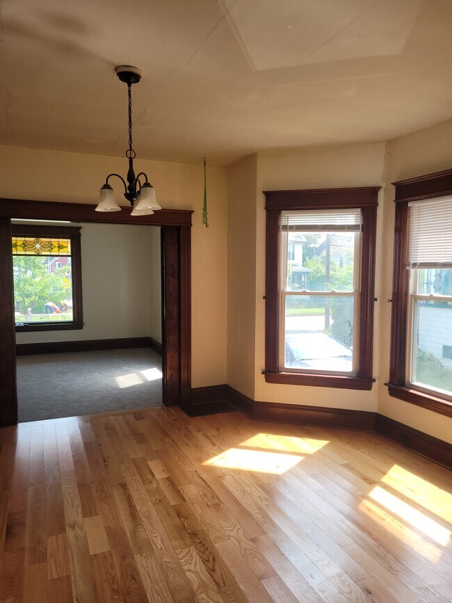 Living Room - 191 North Ave