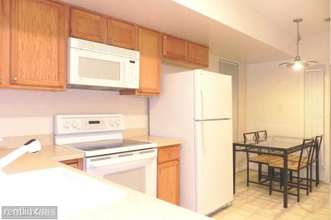 Building Photo - 12975 Pinnacle Dr