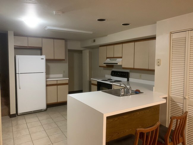 Kitchen - 180 Summers St
