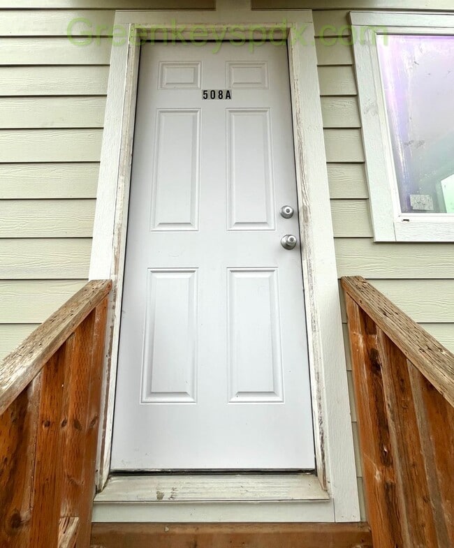 Foto del edificio - 2-Bedroom, 1-Bathroom Unit Available in Multiplex Near Downtown Hillsboro