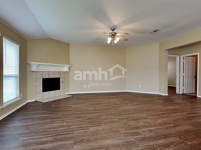 Foto del edificio - 313 Highland Valley Ct