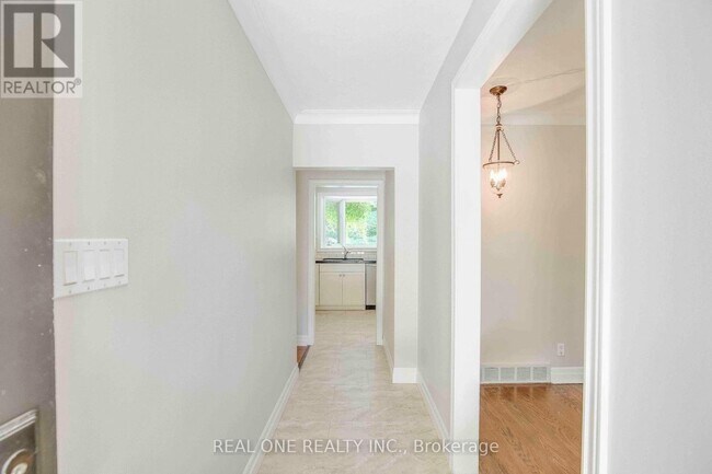 Building Photo - 2030 Duncan Rd