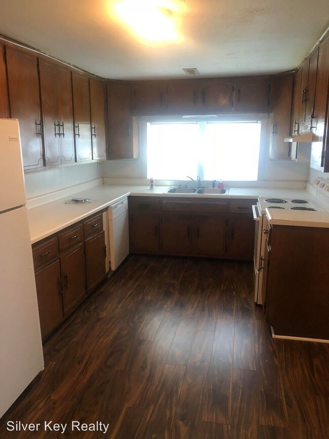 Building Photo - 3 br, 1 bath House - 713 Old Riceville Road