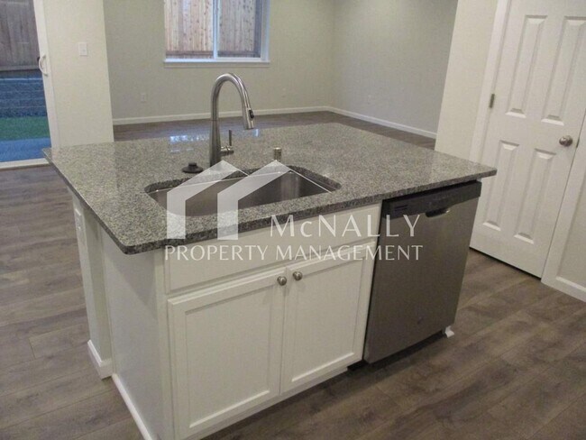 Foto del edificio - 3 Bedroom, 2.5 Bathroom Andasio Villiage Home in Port Orchard