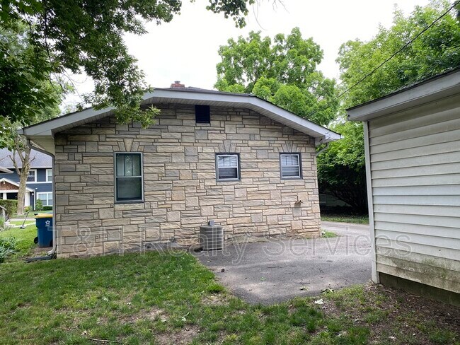 Building Photo - 6158 Winthrop Ave