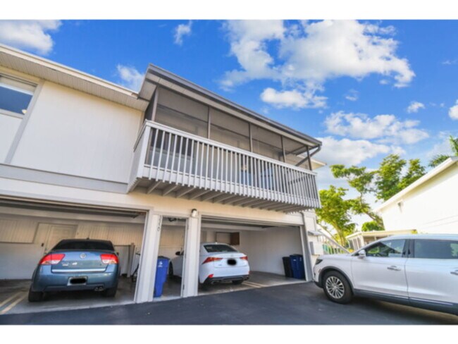 Building Photo - Newly listed 2-bedroom condo