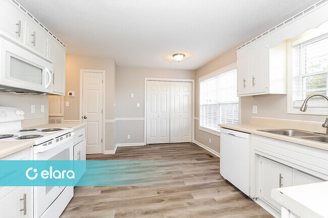 Building Photo - 2570 Elkmont Dr