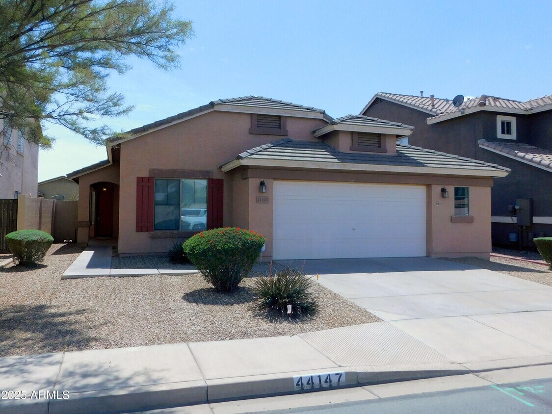 Foto principal - 44147 W Snow Dr