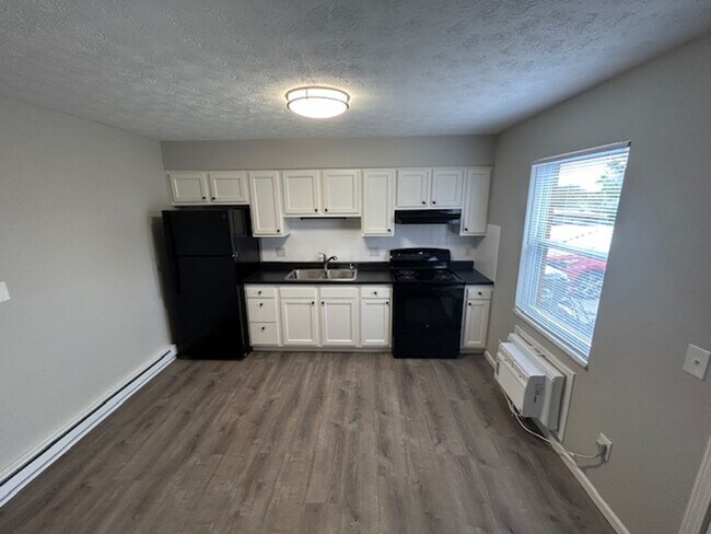 Foto del edificio - Spacious 2-Bedroom Living in a Quiet Commu...