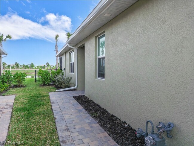Foto del edificio - 43847 Blue Heron Ln
