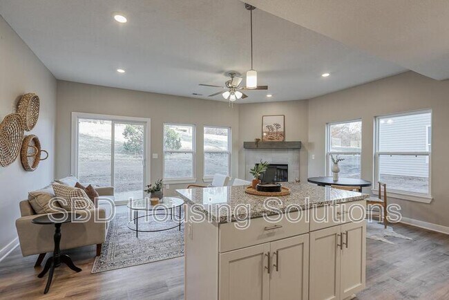 Building Photo - 2909 S Harvard Ave