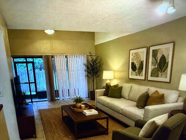 Foto del edificio - 4304 SW 70th Terrace
