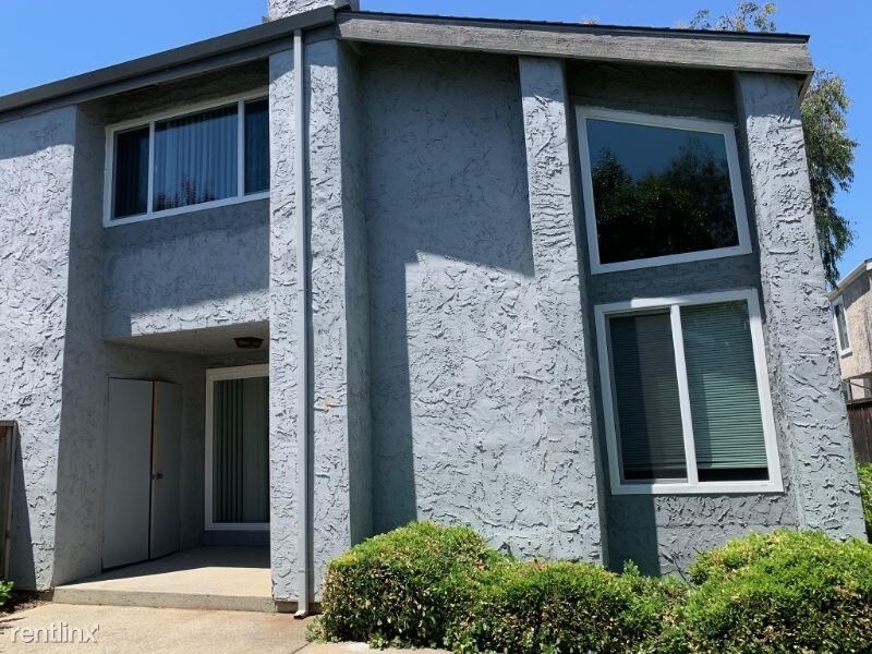 Primary Photo - 3 br, 2.5 bath Apartment - 6284 El Paseo Dr