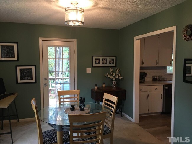 Foto del edificio - 8305 Bells Lake Rd