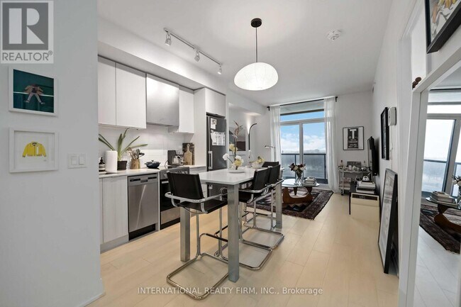 Photo du bâtiment - 10 Gibbs Rd