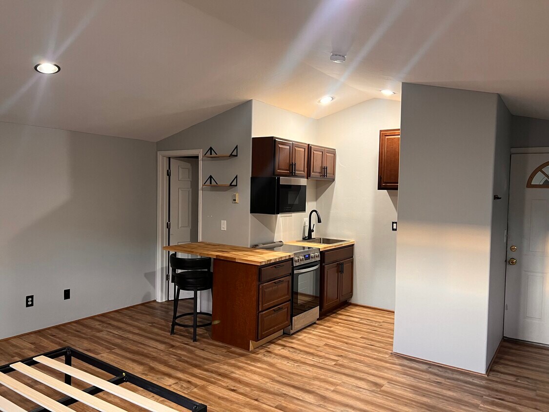 310 First St Unit 3, Gypsum, CO 81637 Apartments in Gypsum, CO