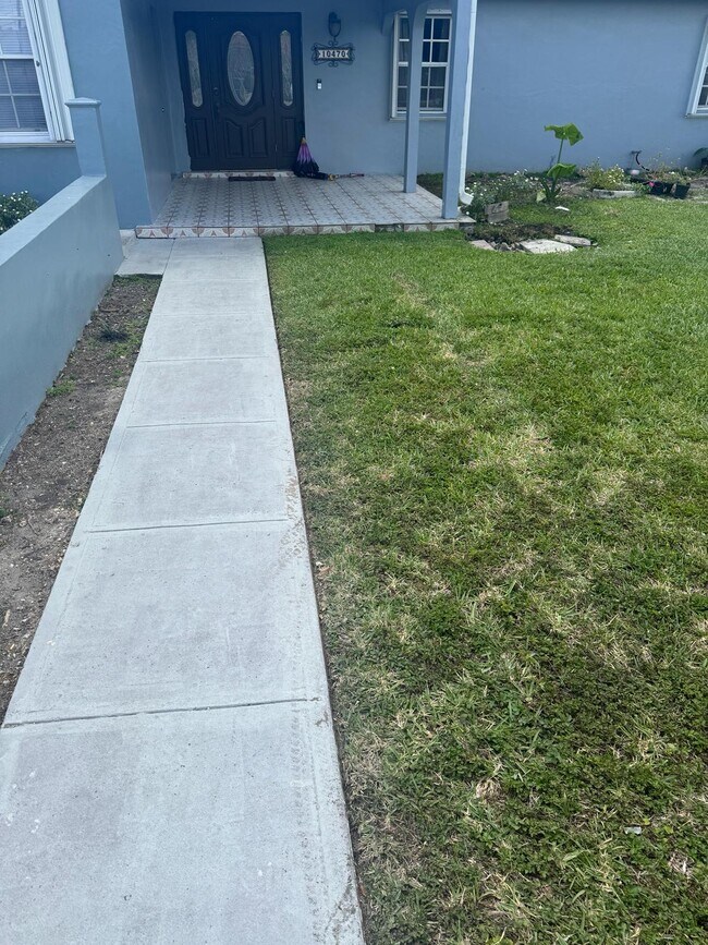 Foto del edificio - 10470 SW 6th St