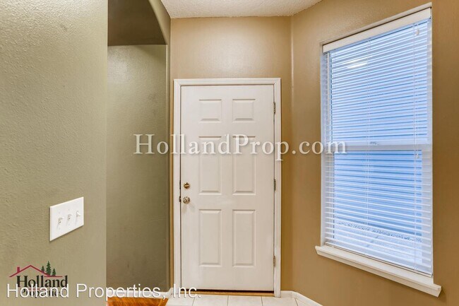 Building Photo - 3 br, 2.5 bath House - 20674 SW Marimar St.