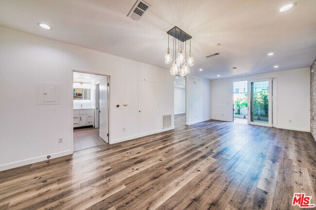 Building Photo - 1234 Wilshire Blvd