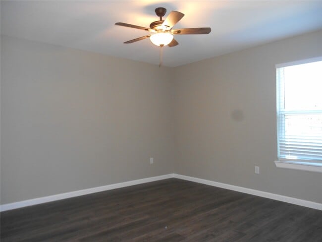 Building Photo - 1547 Greenfield Rd