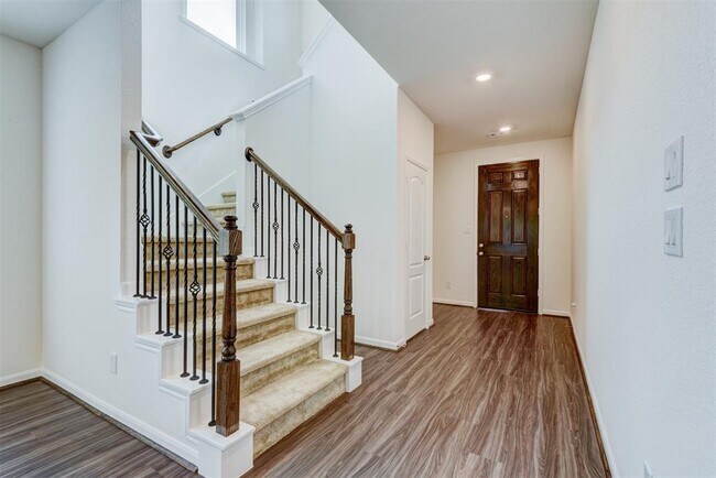 Building Photo - 2702 Cayden Creek Way