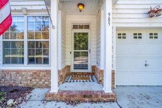 Building Photo - 985 Lambourne Ln
