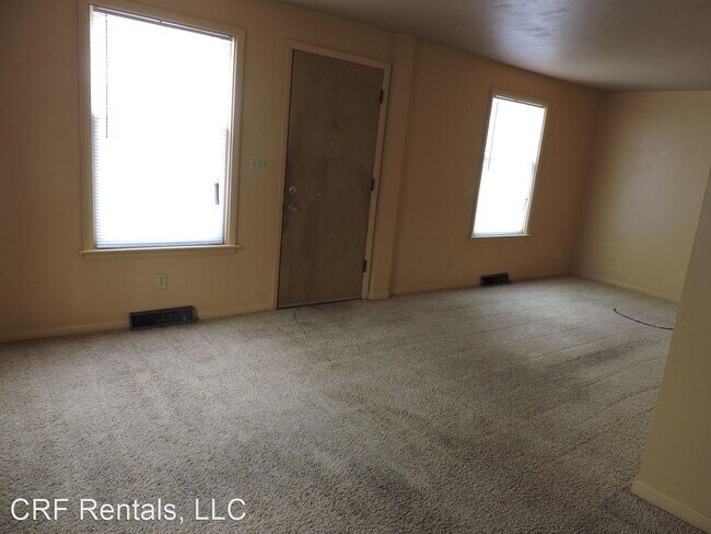 Building Photo - 3 br, 1 bath House - 121 Summit