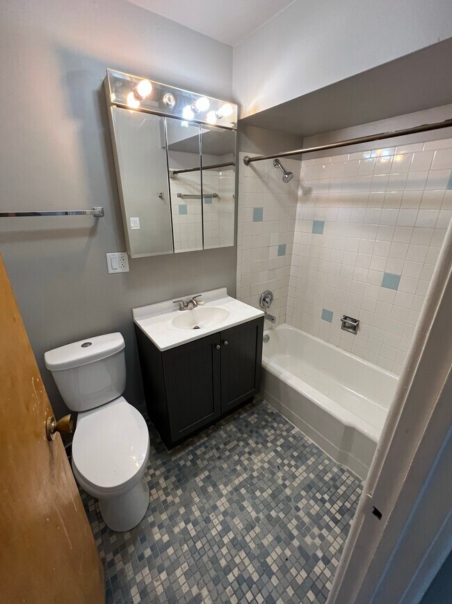 Foto del edificio - 8845 S Cottage Grove Ave
