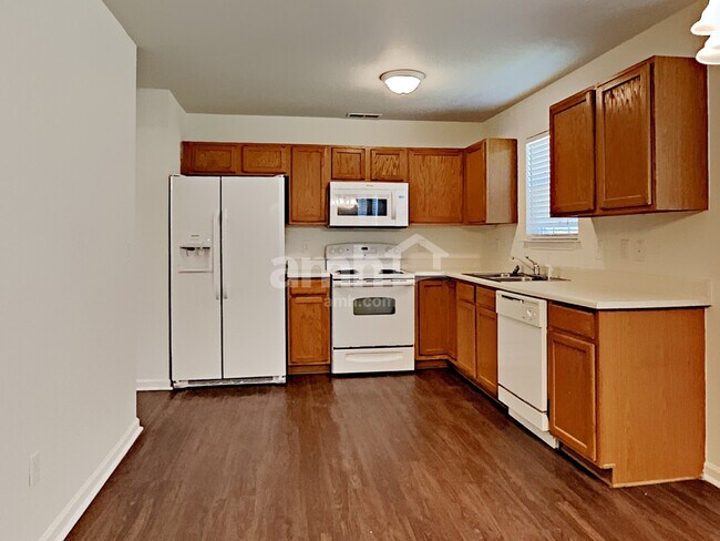 Foto del edificio - 117 Rock Glen Ct