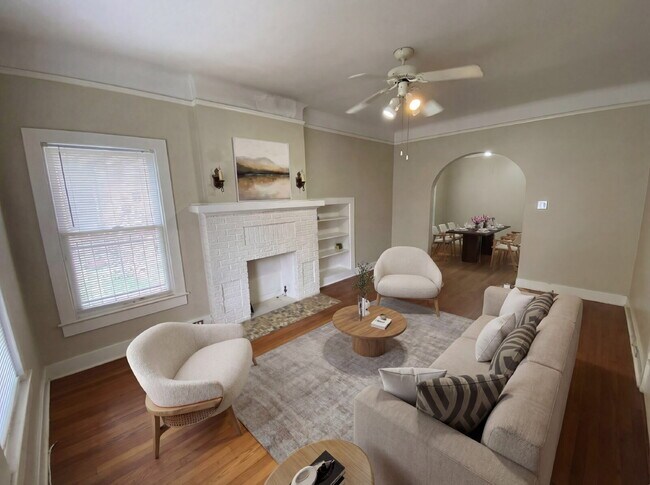 Foto del edificio - 247 E Lullwood Ave