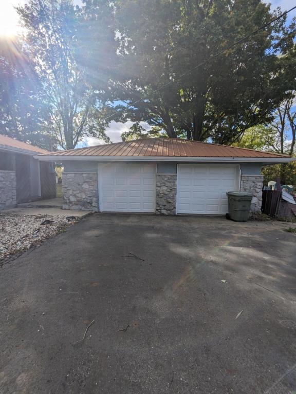 Foto del edificio - 623 W Main St