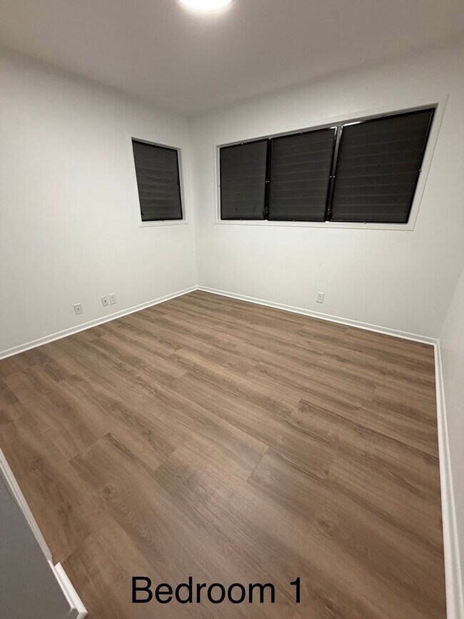 Foto del edificio - 2 bedroom 1 bath Cottage in the Aliamanu/Salt Lake area