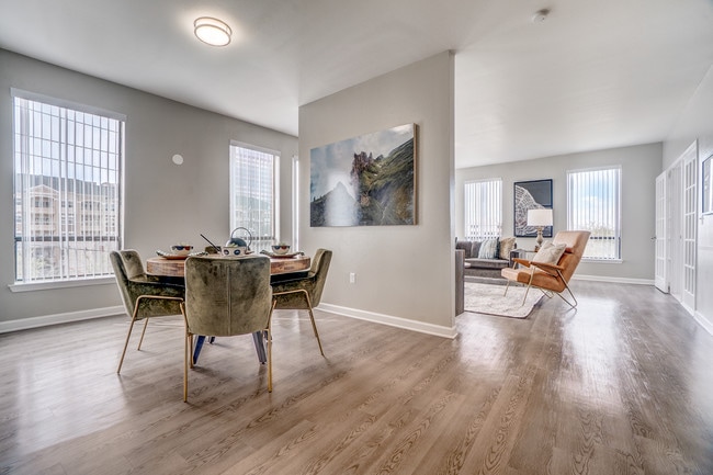 Building Photo - Cleo