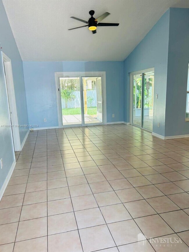 Building Photo - 12812 Dunhill Dr