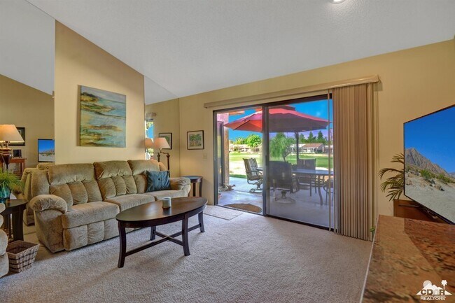 Foto del edificio - 40461 Bay Hill Way