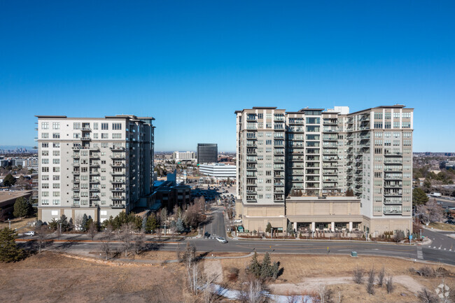 Building Photo - The Landmark