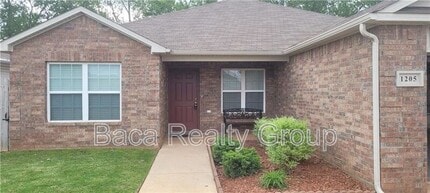 Building Photo - 1205 Ironstone Dr