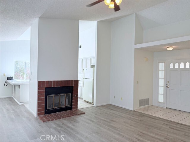 Foto del edificio - 39330 Gainsborough Dr