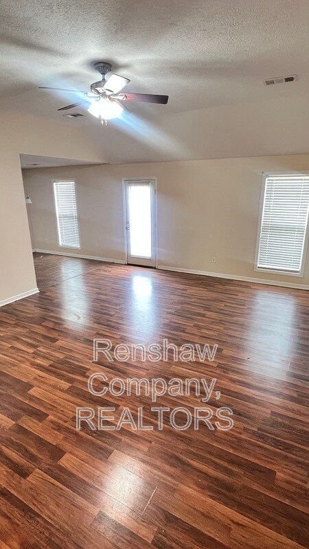 Foto del edificio - 111 Enfield Cove