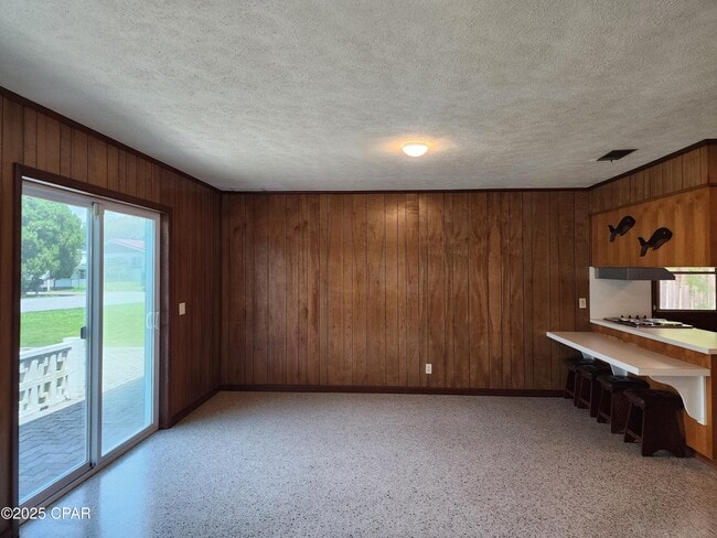 Building Photo - 16236 E Lullwater Dr