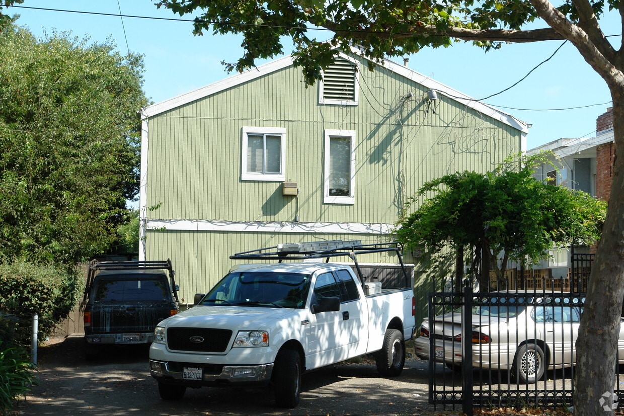 Building Photo - 1521 Alcatraz Ave